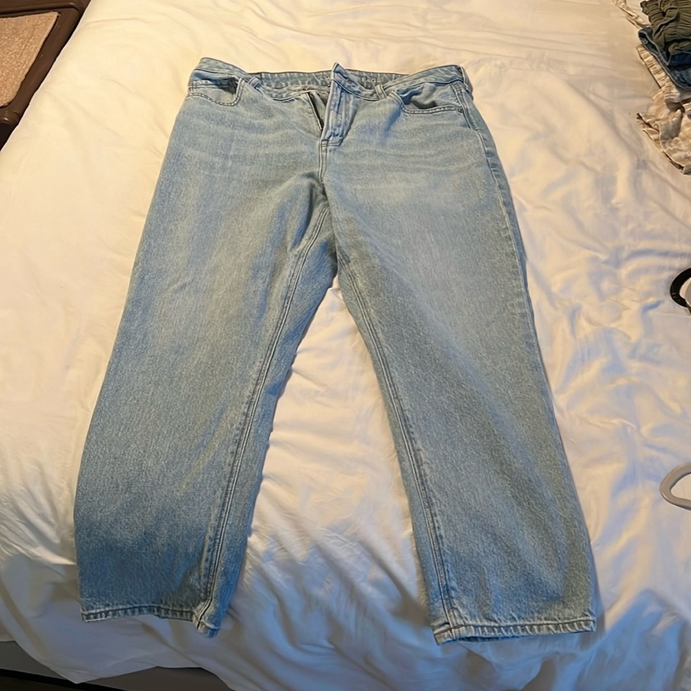 American eagle mom jeans